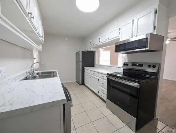 $995 | 1701 Lobdell Avenue, Unit 96, Baton Rouge, LA 70806