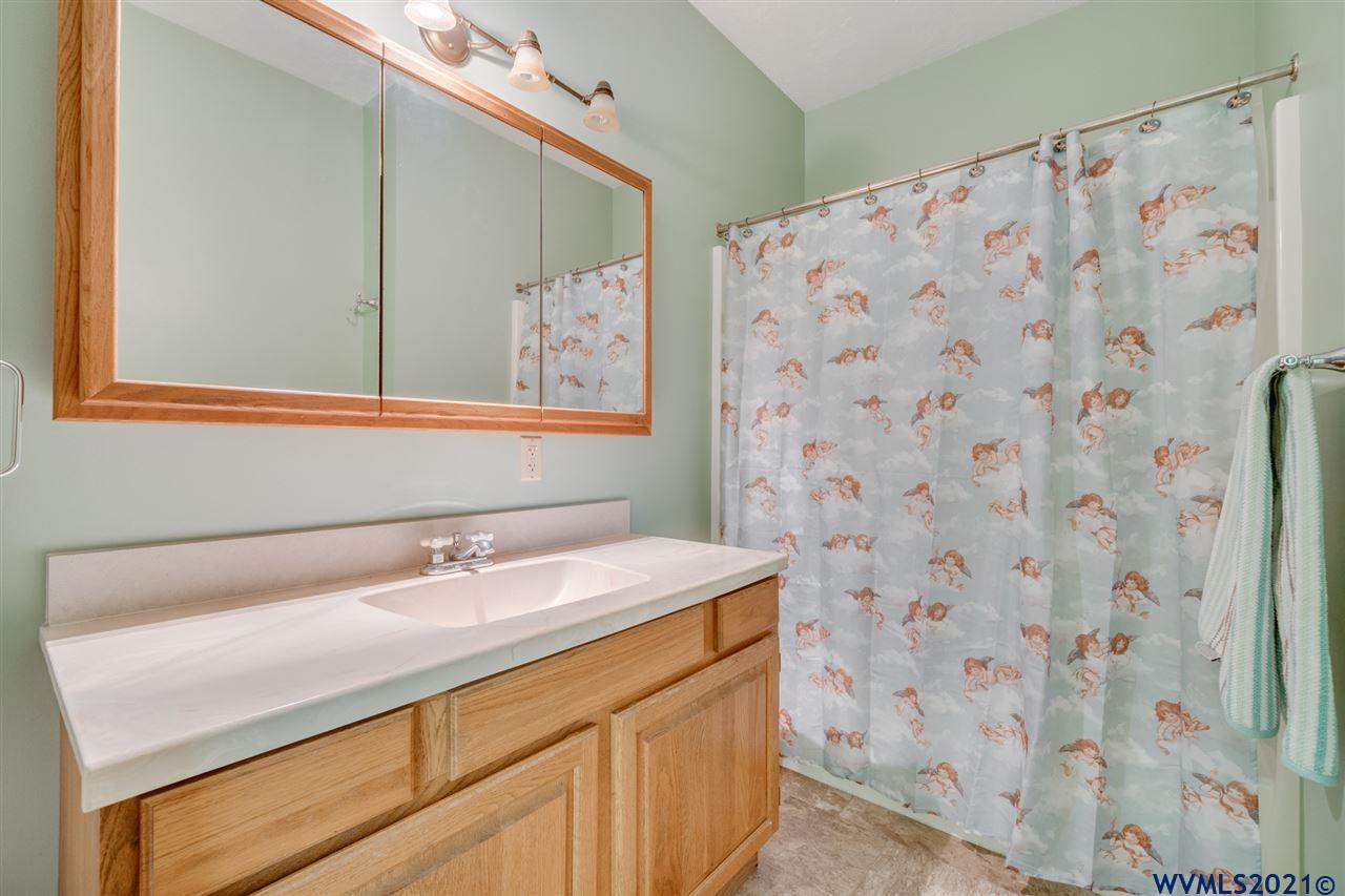 20852 Liberty Road Sweet Home, OR 97386 - Photo 34 of 42