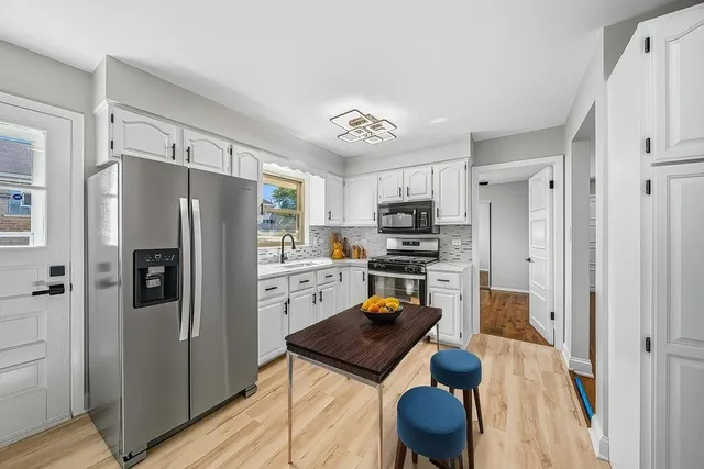 $2,750 | 12549 South Tripp Avenue, Alsip, IL 60803