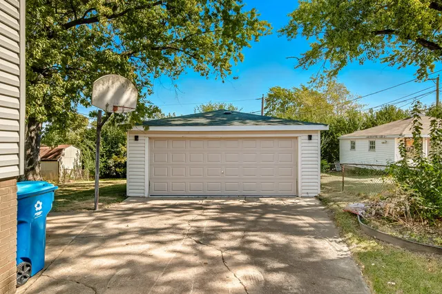 $2,750 | 12549 South Tripp Avenue, Alsip, IL 60803