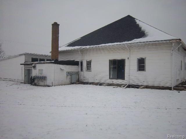 10069 East Coldwater Road Davison, MI 48423 - Photo 2 of 9 Back of Building
