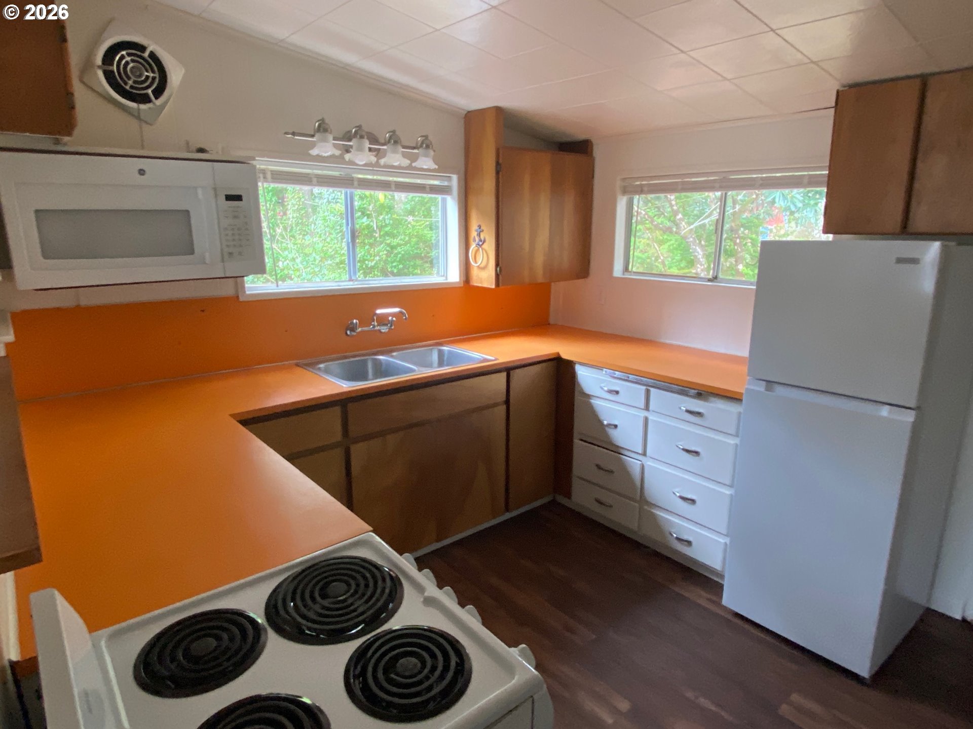 6721 Rhododendron Avenue Gleneden Beach, OR 97388 - Photo 13 of 25