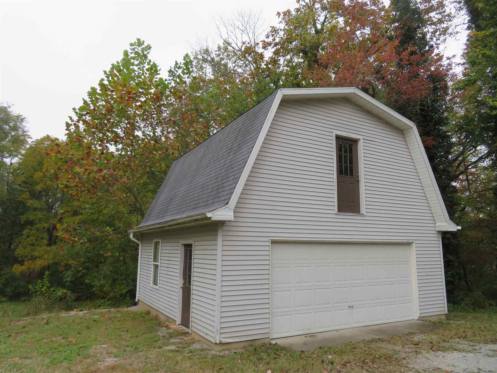6614 Old State Road Evansville, IN 47710 - Photo 2 of 30 Gallery Image 2