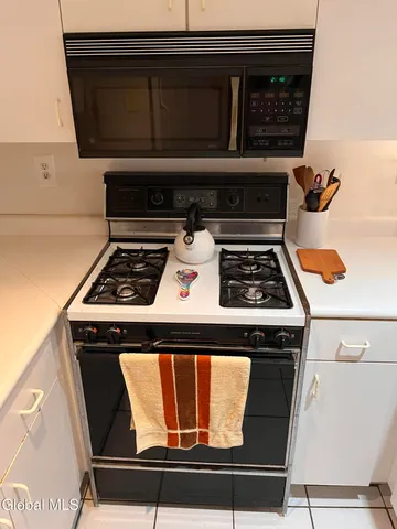 $249,000 | 170-190 Schofield Street, Unit 2K | City Island