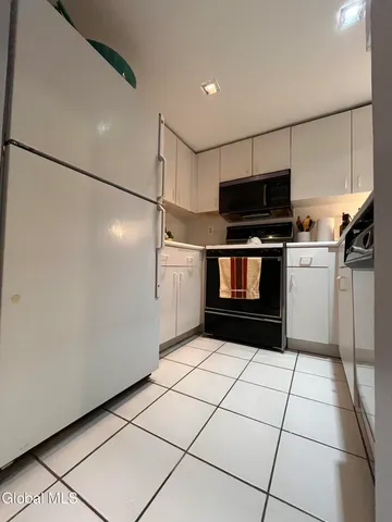 $249,000 | 170-190 Schofield Street, Unit 2K | City Island