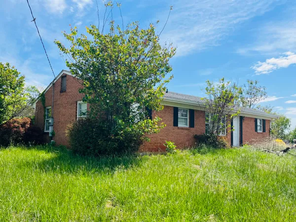 $190,000 | 514 Farmer Lane, Vinton, VA 24179