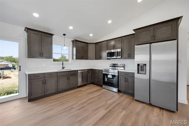 $329,900 | 10233 Riehl Farm Drive, Potosi, MO 63664