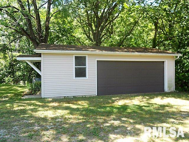 2023 North Quarry Road Trivoli, IL 61569 - Photo 13 of 32