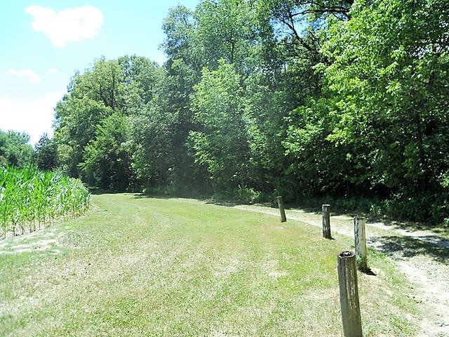 2023 North Quarry Road Trivoli, IL 61569 - Photo 3 of 32