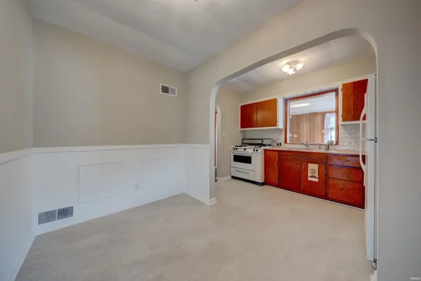 $168,500 | 1101 Ravenswood Drive, Evansville, IN 47714
