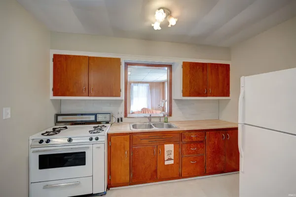 $168,500 | 1101 Ravenswood Drive, Evansville, IN 47714