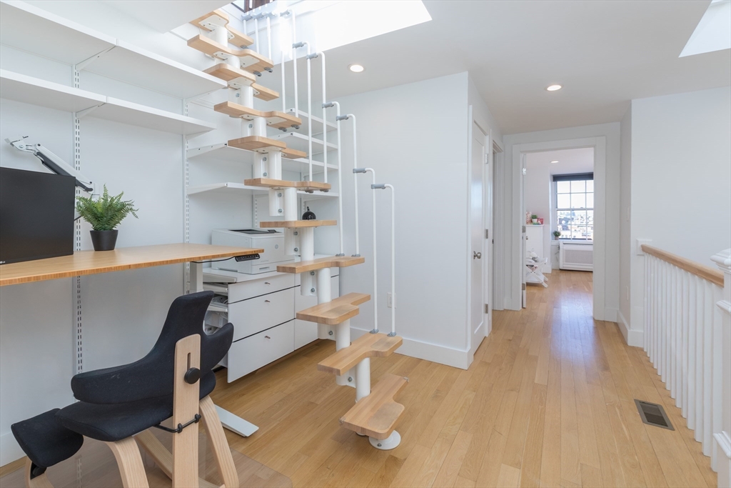 21 West Cedar Street, Unit 3 Boston, MA 02108 - Photo 29 of 37