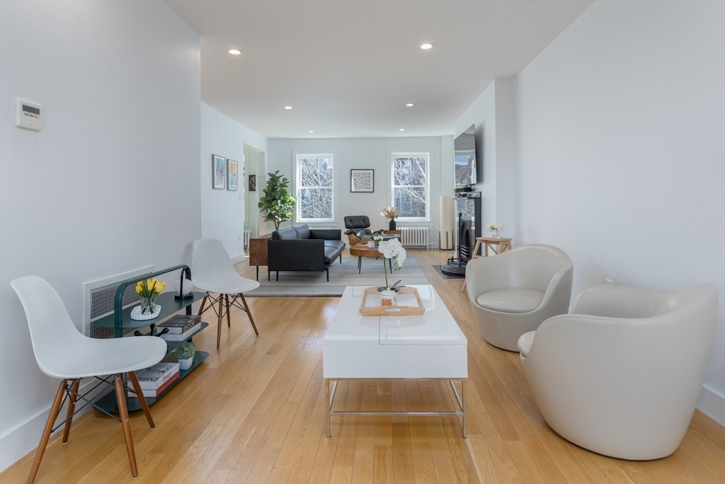 21 West Cedar Street, Unit 3 Boston, MA 02108 - Photo 5 of 37