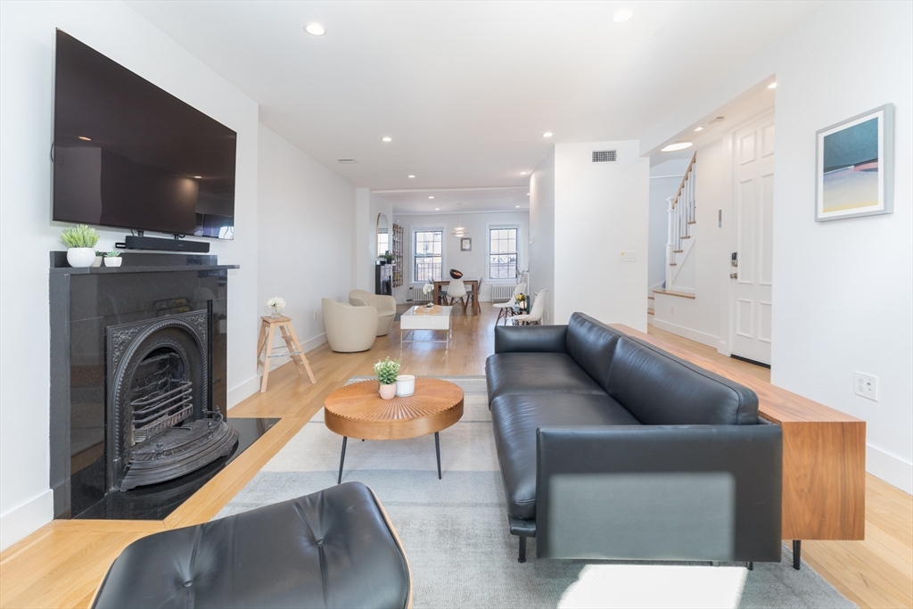 21 West Cedar Street, Unit 3 Boston, MA 02108 - Photo 6 of 37