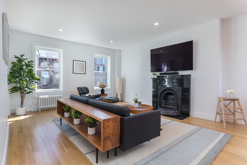 21 West Cedar Street, Unit 3 Boston, MA 02108 - Photo 7 of 37