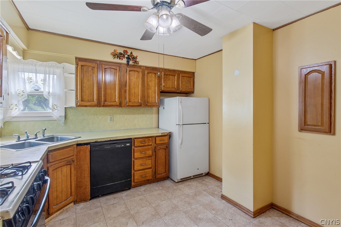 134 Armstrong Road Geddes, NY 13209 - Photo 13 of 49