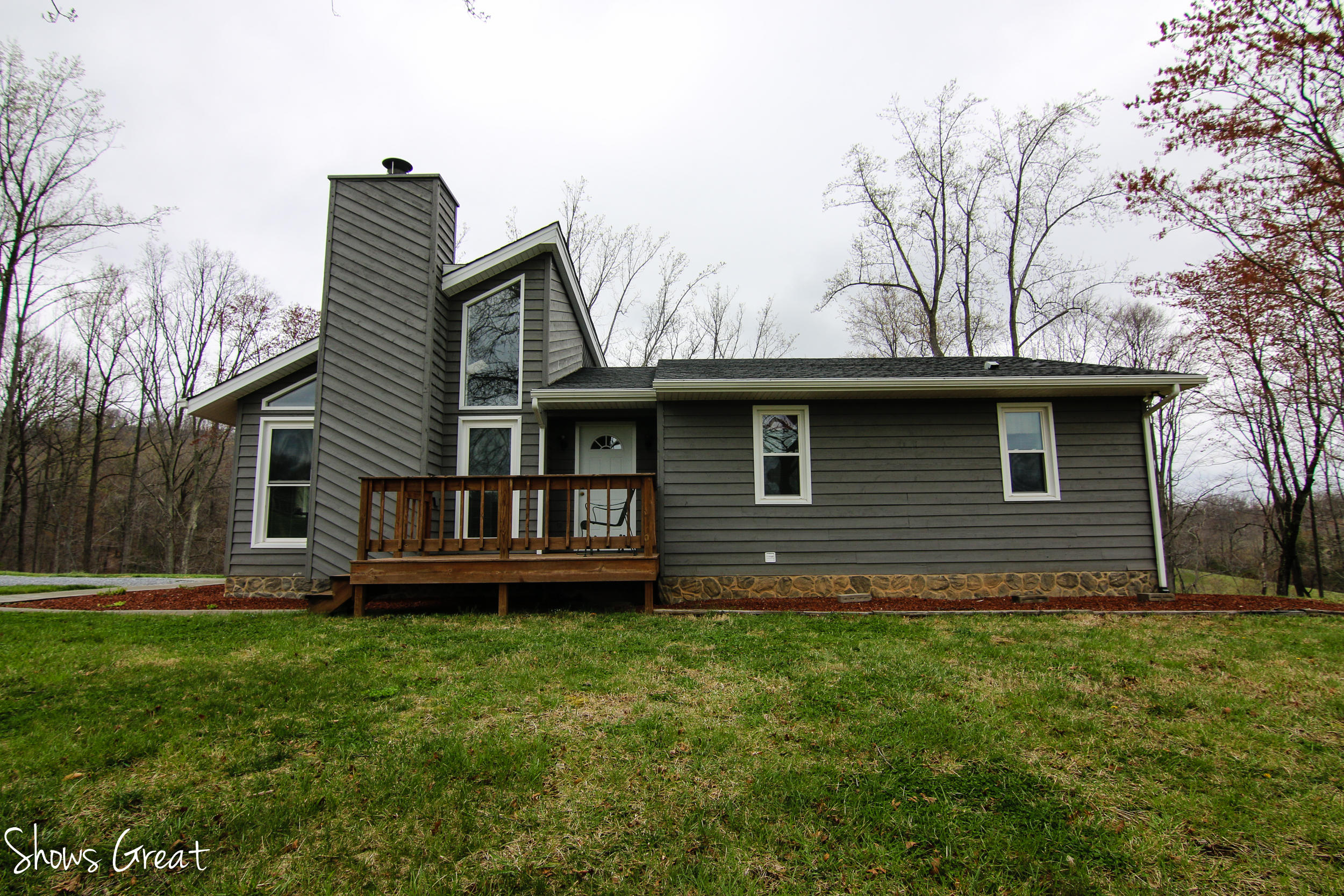 1839 Atkinson Hollow Road Vinton, VA 24179 - Photo 2 of 63 IMG_9744.jpg