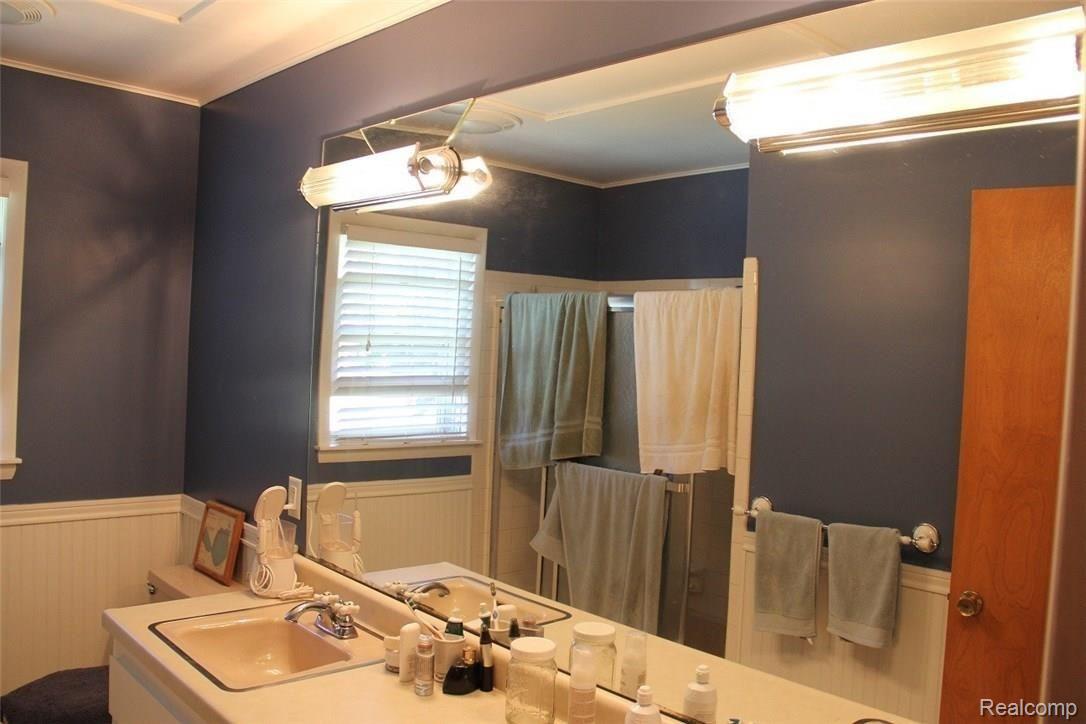 9732 Van Buren Road Fowlerville, MI 48836 - Photo 4 of 18 4.JPG