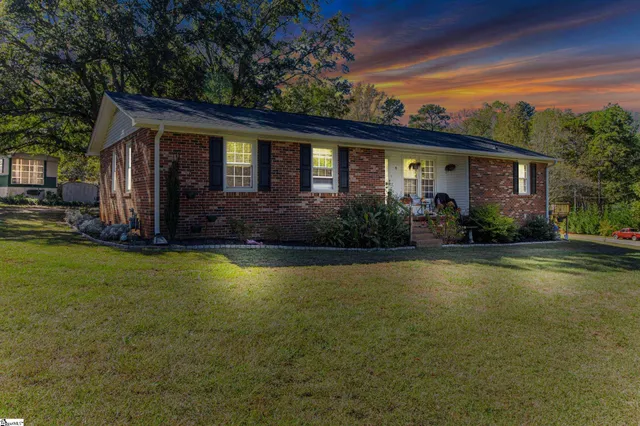 $244,000 | 8 Pinecrest Drive, Williamston, SC 29697