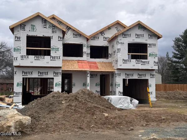 $289,000 | 3 Giovanni Court, Troy, NY 12180