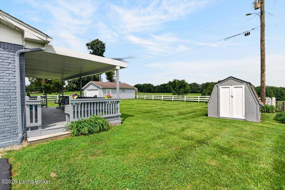 5648 Fisherville Road Simpsonville, KY 40067 - Photo 8 of 40 Backyard