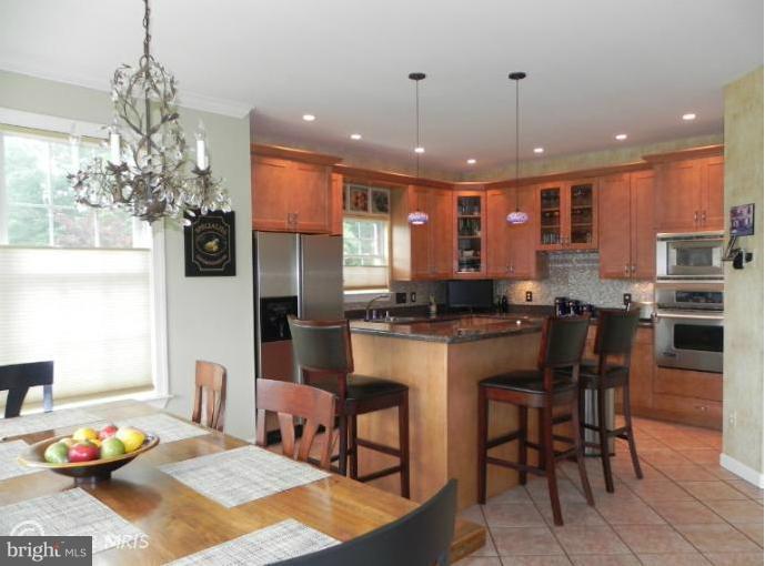 318 Delight Meadows Road Reisterstown, MD 21136 - Photo 11 of 30 Et-in Kitchen w/ stainless steel appliances