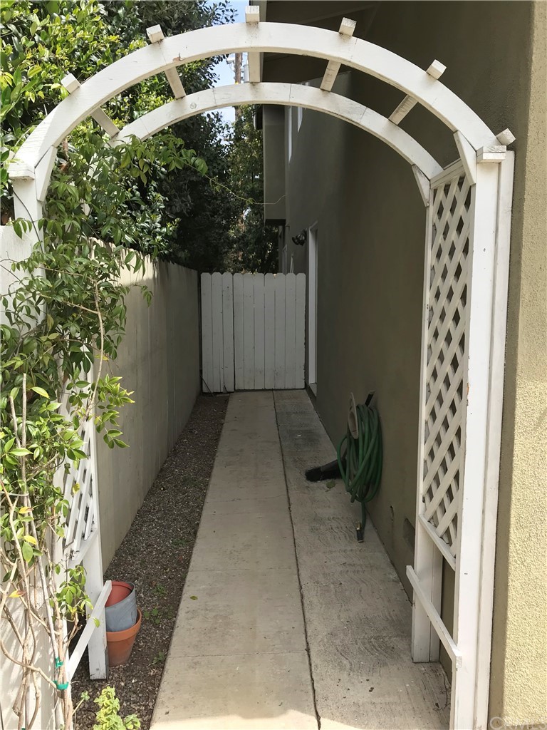 2378 Cornell Drive Costa Mesa, CA 92626 - Photo 24 of 40