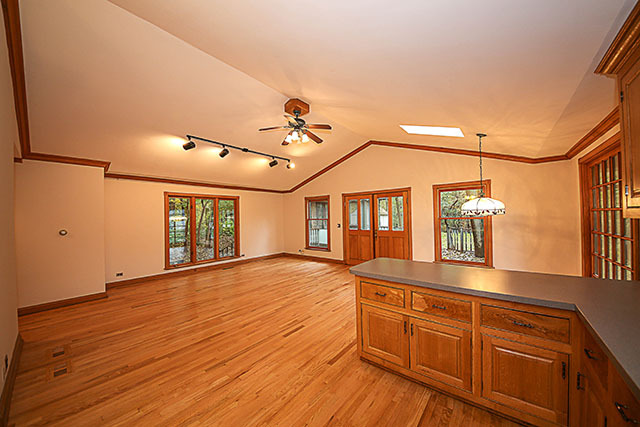 S436 Winfield Road Winfield, IL 60190 - Photo 11 of 23