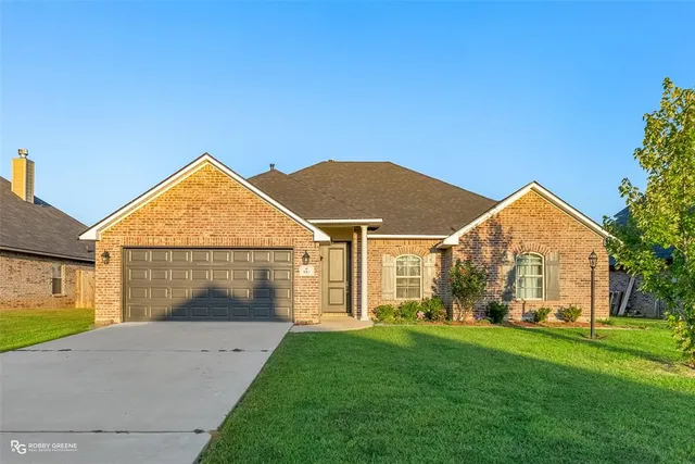 $299,900 | 552 Brunswick Gardens, Haughton, LA 71037