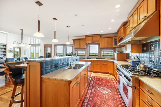 $4,500,000 | 852 County Rd Jg, Mount Horeb, WI 53572