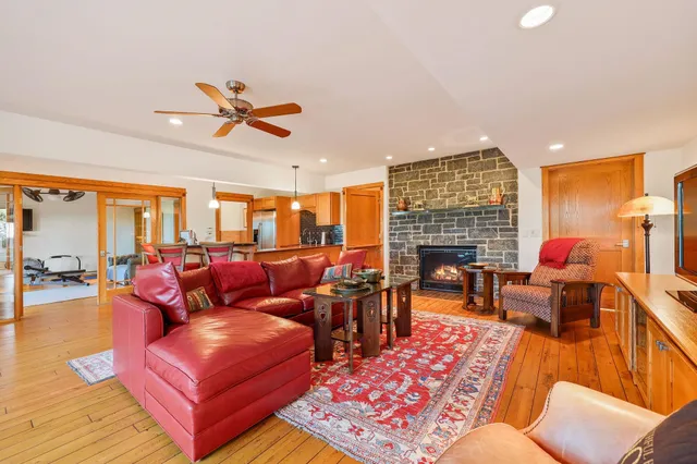 $4,500,000 | 852 County Rd Jg, Mount Horeb, WI 53572