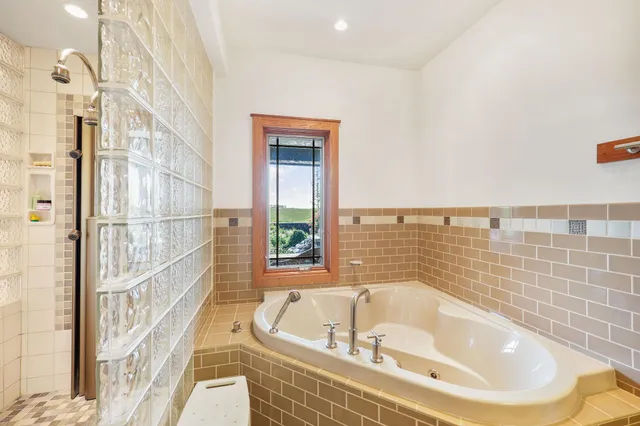 $4,500,000 | 852 County Rd Jg, Mount Horeb, WI 53572