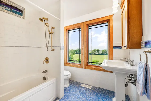 $4,500,000 | 852 County Rd Jg, Mount Horeb, WI 53572