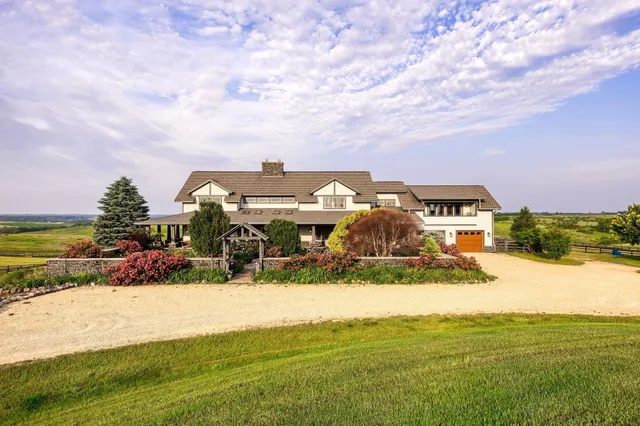 $4,500,000 | 852 County Rd Jg, Mount Horeb, WI 53572