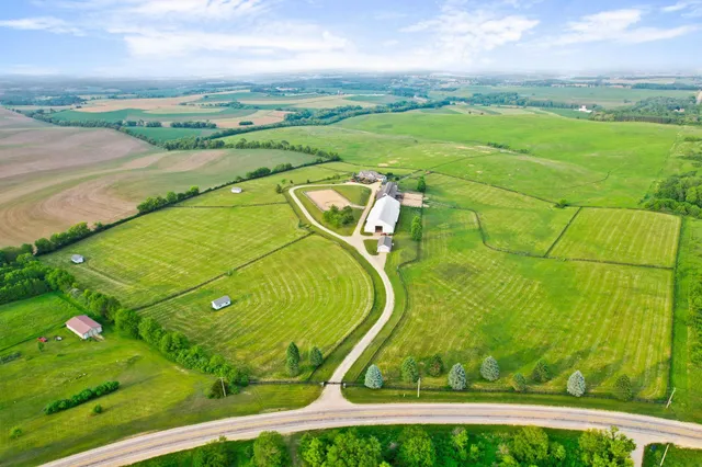 $4,500,000 | 852 County Rd Jg, Mount Horeb, WI 53572
