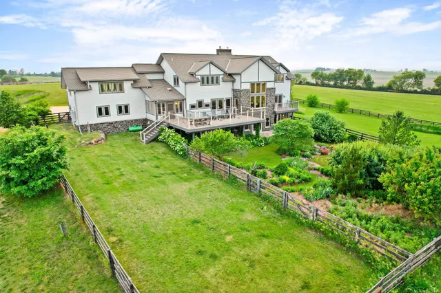 $4,500,000 | 852 County Rd Jg, Mount Horeb, WI 53572