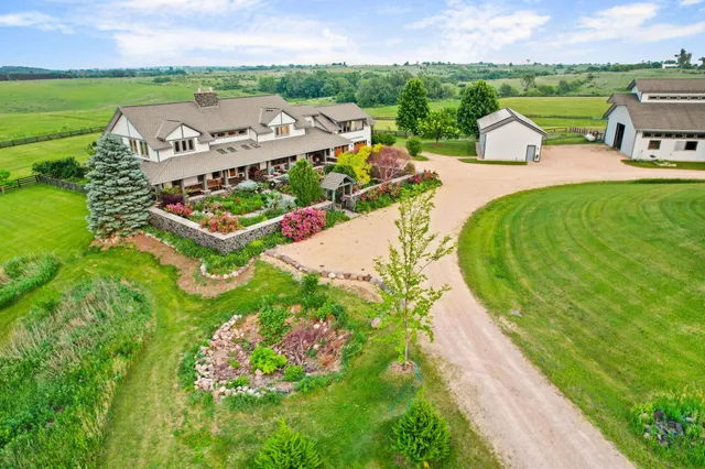 $4,500,000 | 852 County Rd Jg, Mount Horeb, WI 53572