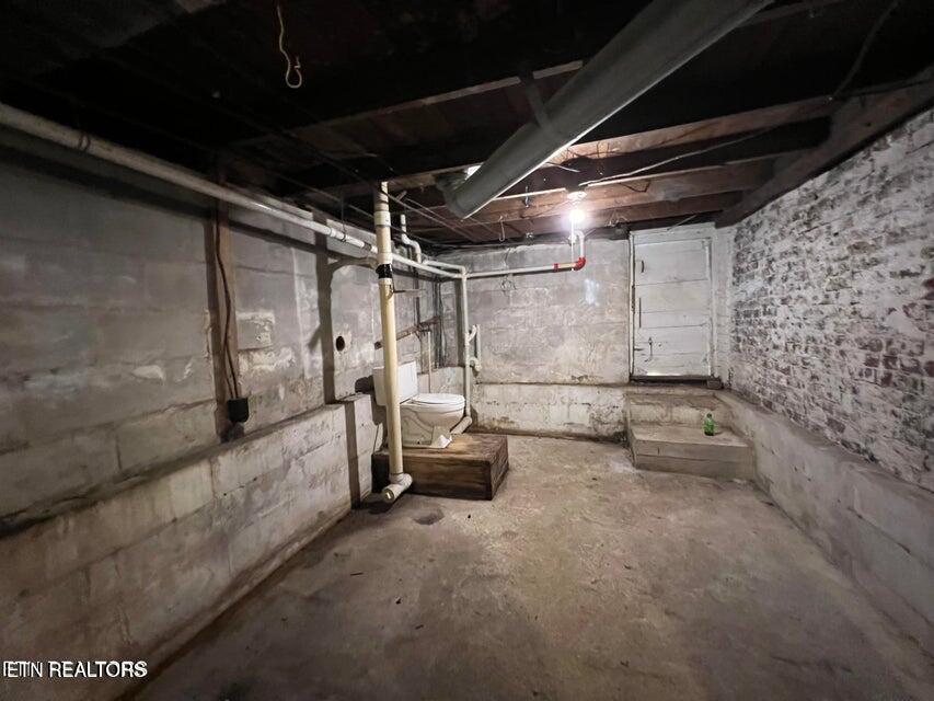 121 Sexton Lane Oneida, TN 37841 - Photo 27 of 32 20240605203437230121000000-o