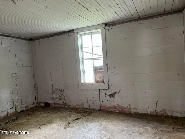 $85,000 | 121 Sexton Lane, Oneida, TN 37841