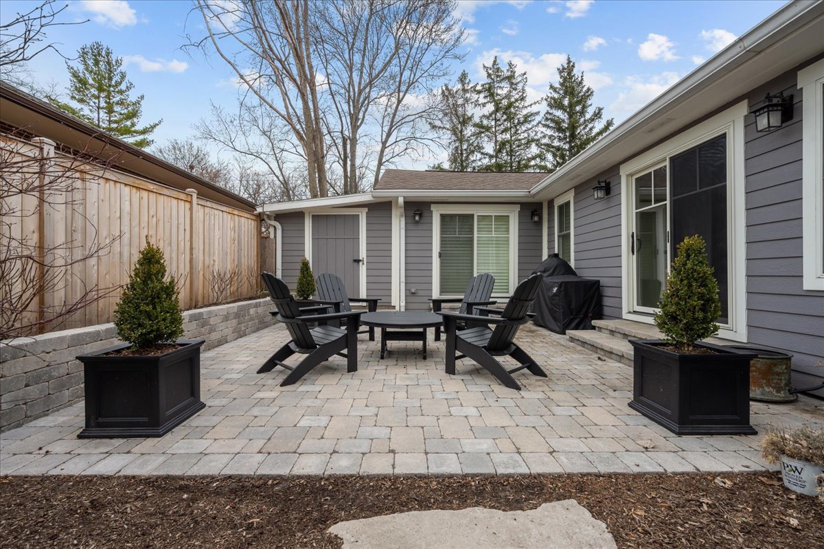 140 West Old Elm Road Lake Forest, IL 60045 - Photo 36 of 38 a view of outdoor space yard and porch