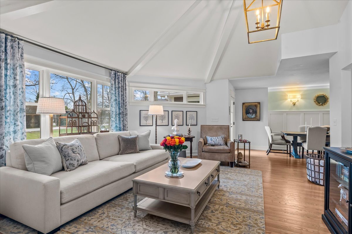 140 West Old Elm Road Lake Forest, IL 60045 - Photo 8 of 38 a living room with furniture and wooden floor