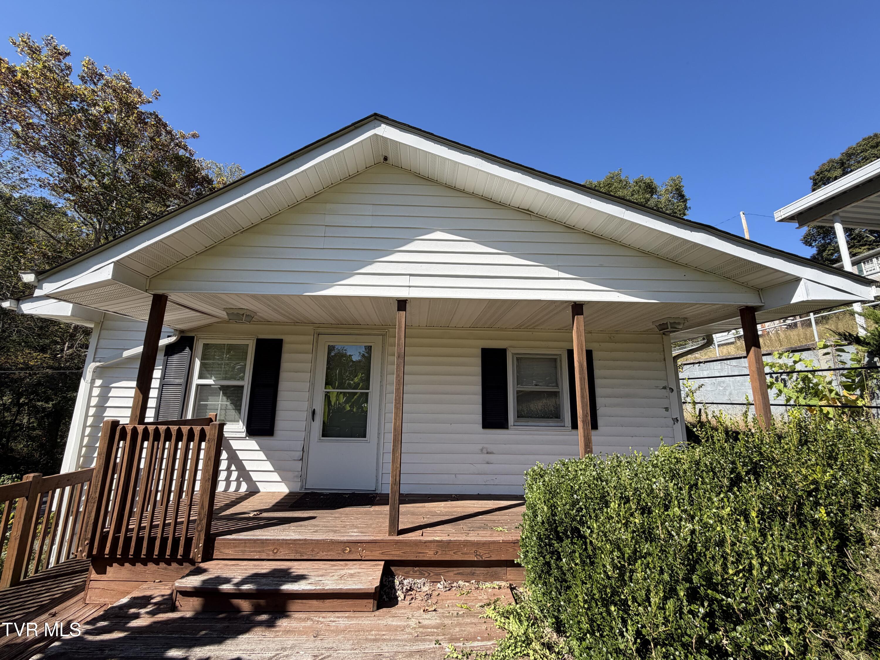 177 Shipp Springs Road Kingsport, TN 37660 - Photo 1 of 27 IMG_4888