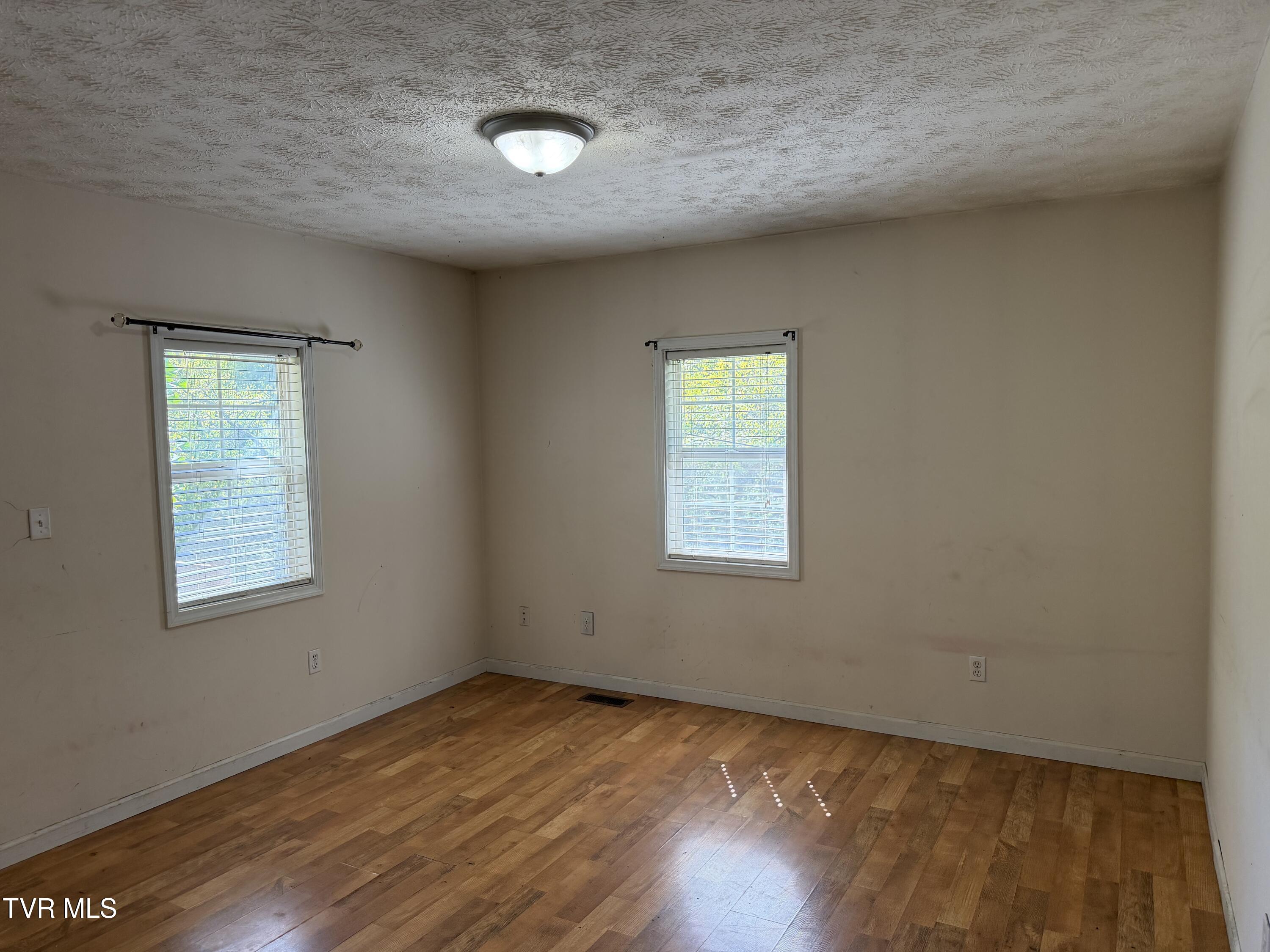 177 Shipp Springs Road Kingsport, TN 37660 - Photo 5 of 27 IMG_4905