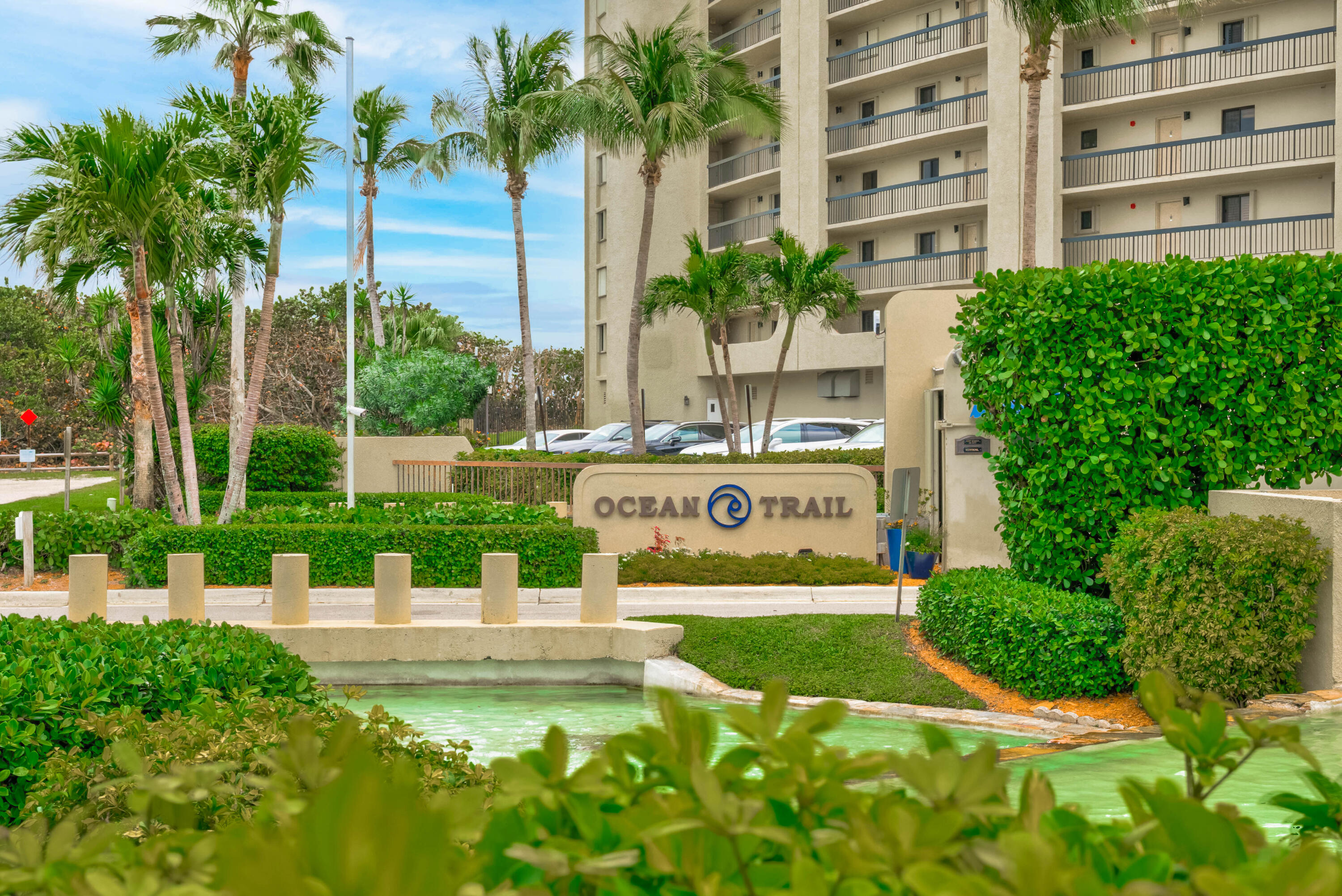 200 Ocean Trail Way, Unit 405 Jupiter, FL 33477 - Photo 37 of 46 Gated entrance