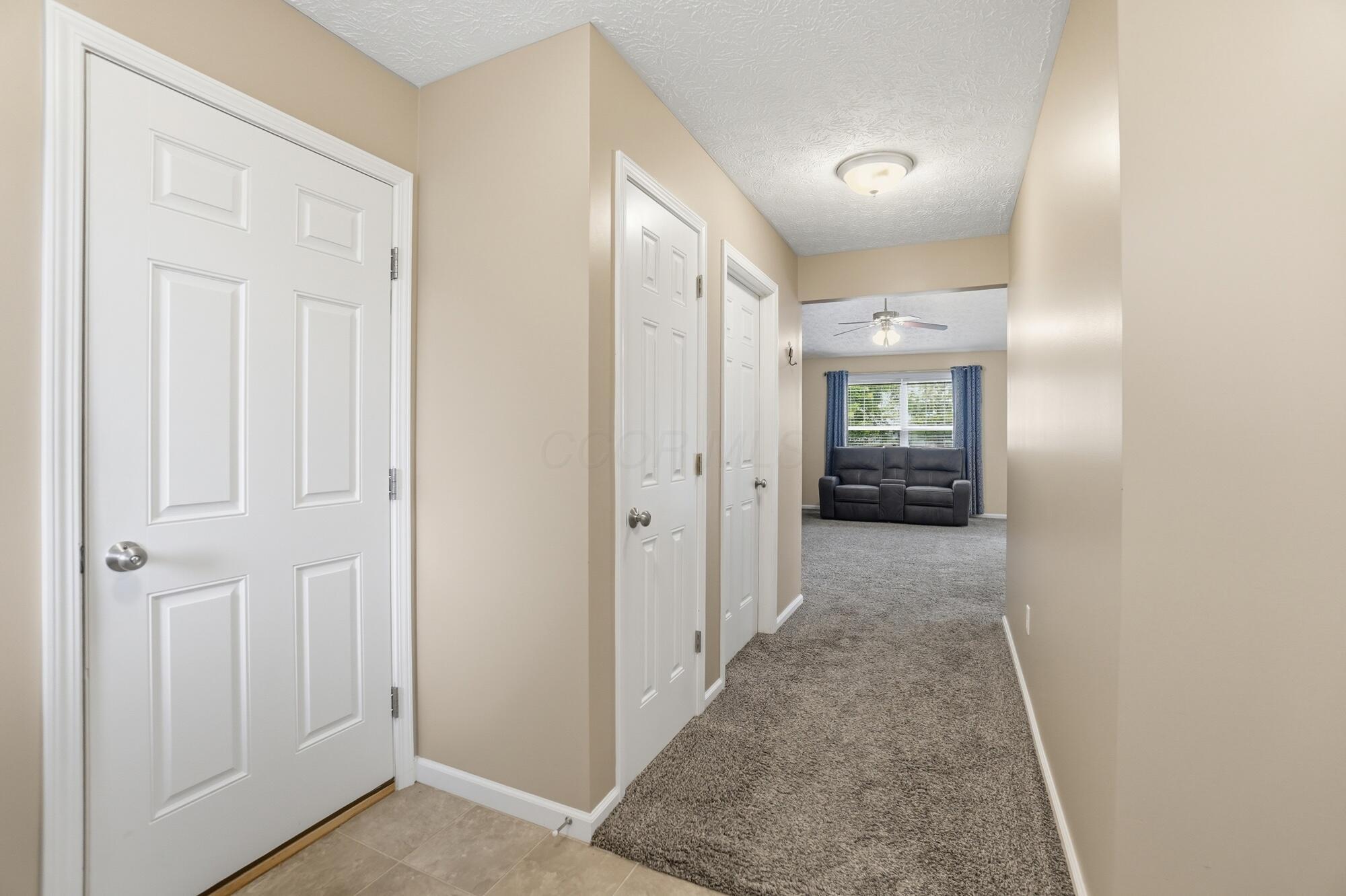 1728 Hunters Ridge Drive Troy, OH 45373 - Photo 4 of 47 Entry / Foyer - 1728 Hunters Ridge Drive, Troy, OH 45373