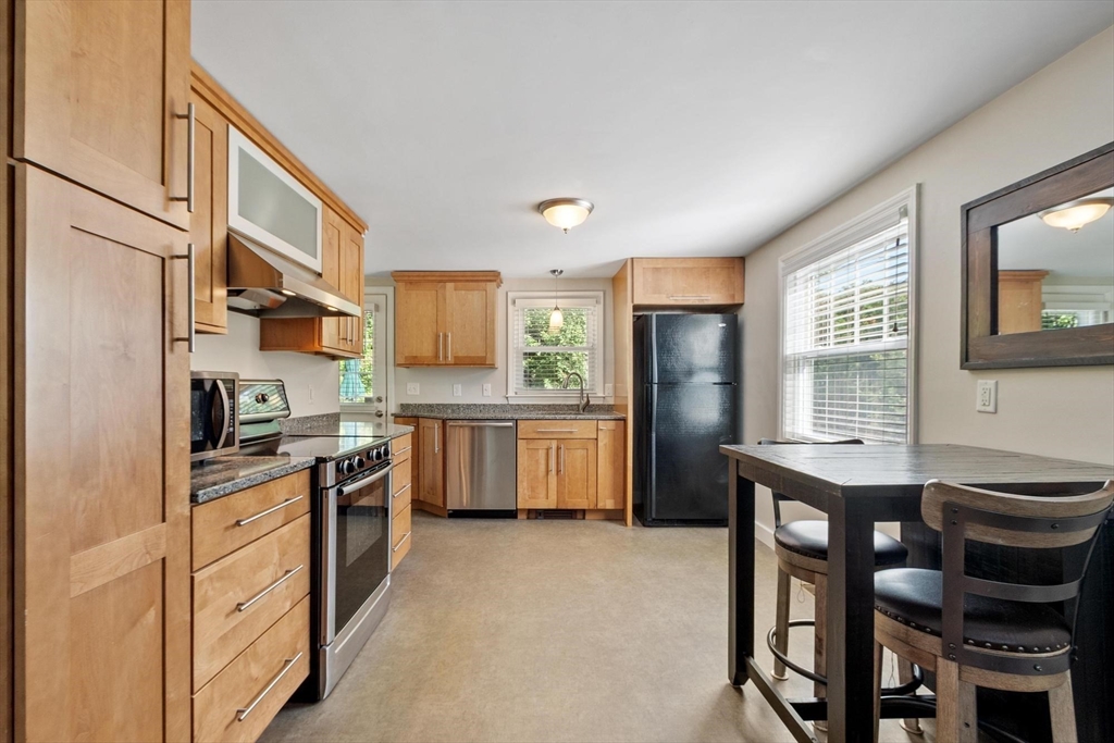 68 Oak Hill Road Westford, MA 01886 - Photo 12 of 30