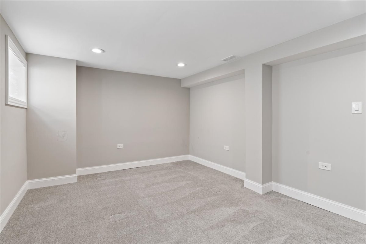 7830 South Merrill Avenue Chicago, IL 60649 - Photo 41 of 47