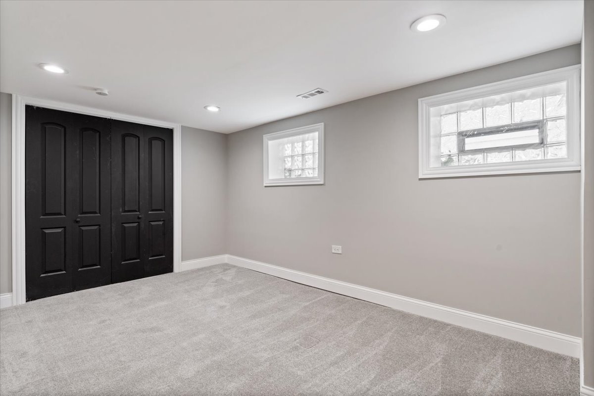 7830 South Merrill Avenue Chicago, IL 60649 - Photo 42 of 47