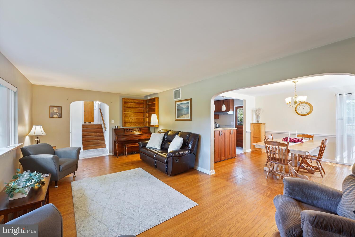 2721 South Kent Road Broomall, PA 19008 - Photo 5 of 53 Gallery Image 5