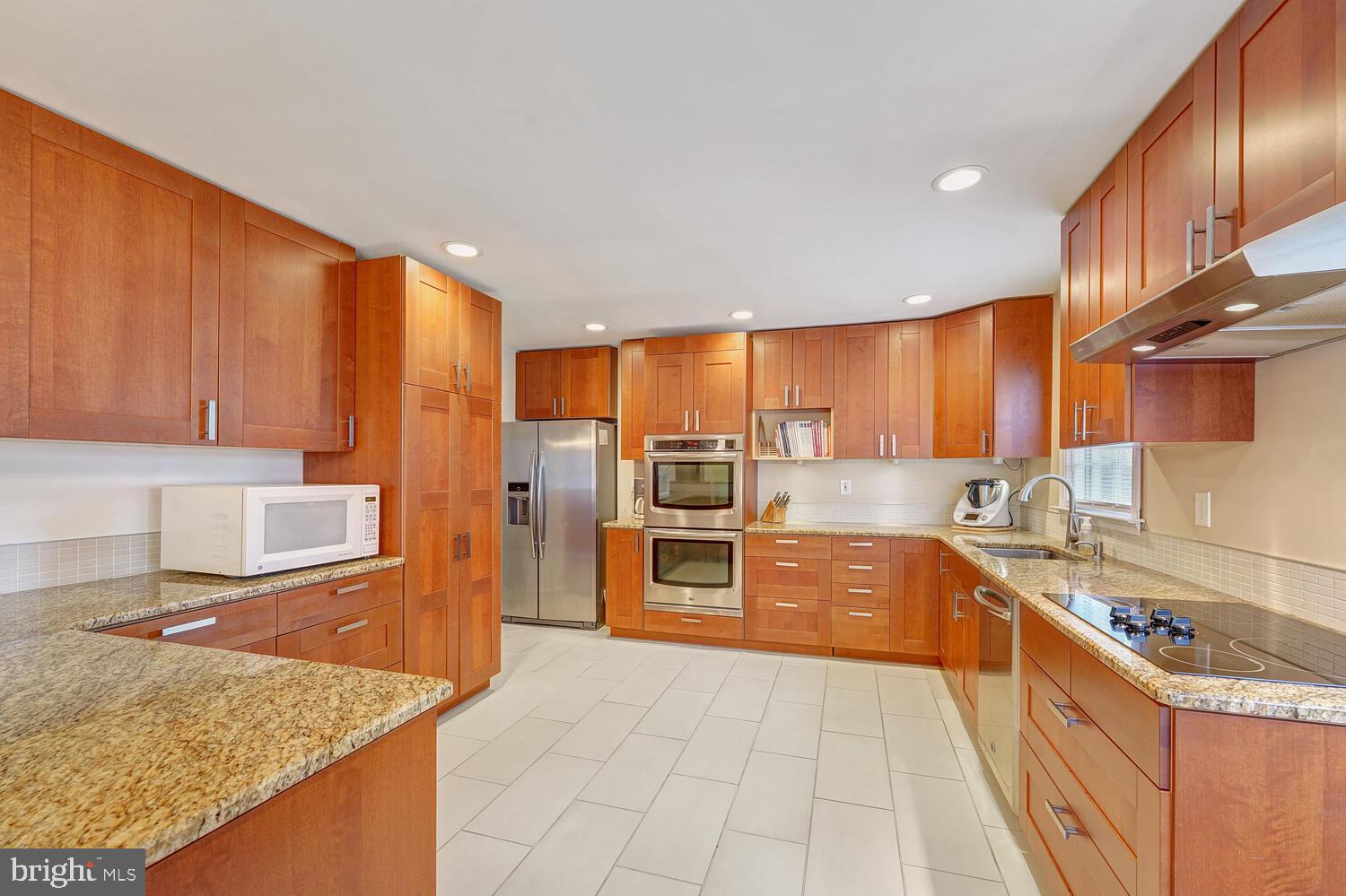 2721 South Kent Road Broomall, PA 19008 - Photo 6 of 53 Gallery Image 6